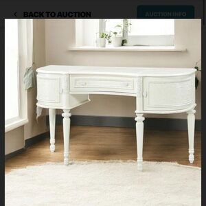 Elegant White Vanity Table